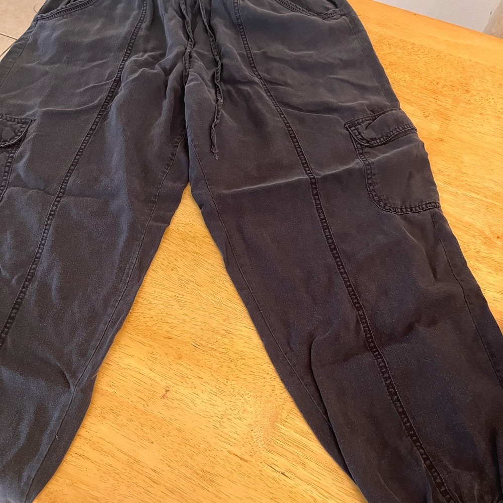 Lightweight joggers